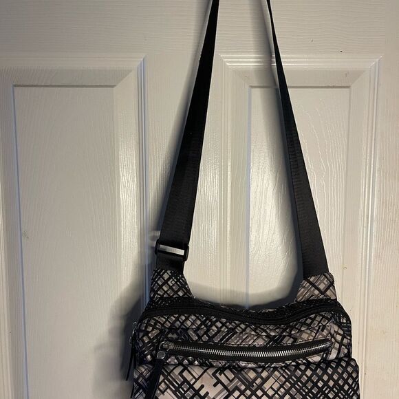 Tutilo New York gray and black Nylon crossbody bag adjustable strap - Picture 4 of 13